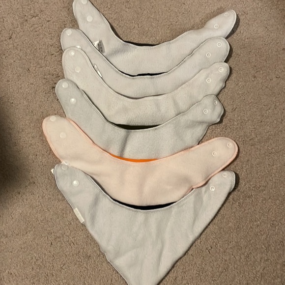 Oofoss Cloth Baby Bibs Bundle (6) - Picture 3 of 3